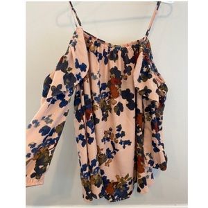 Gimmicks Cold Shoulder Top